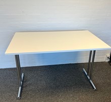 Table, White, laminate </br>L:120 cm W:80 cm H:72 cm